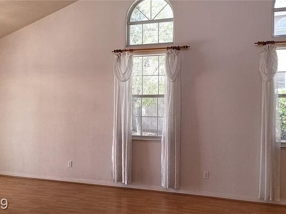 4th image of 9041 Sunny Hills Ct