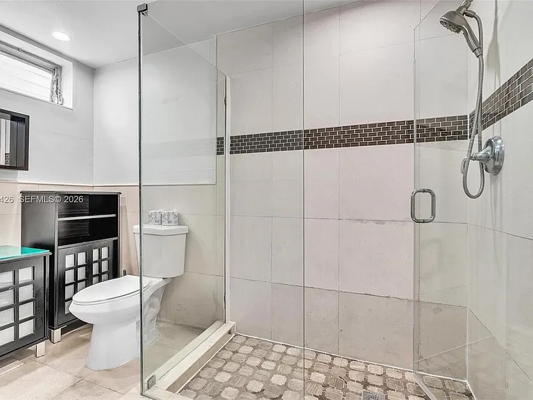 10004 E Bay Harbor Dr #3 — Photo 16