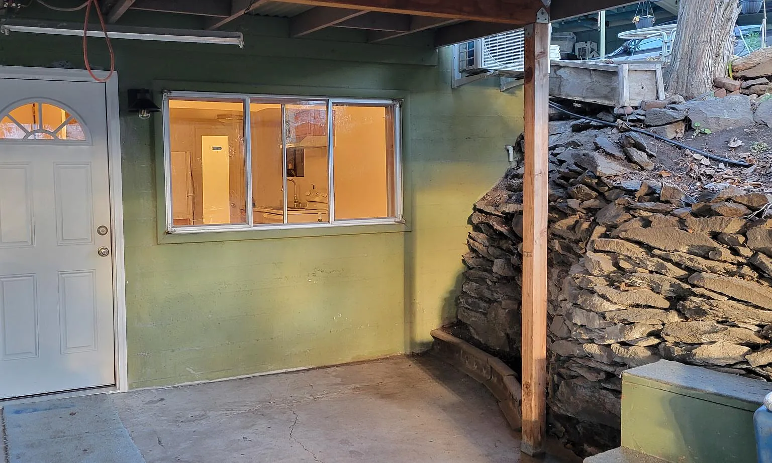 1819 Cliff St — Photo 1