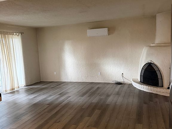 4th image of 304 Irvine St #B