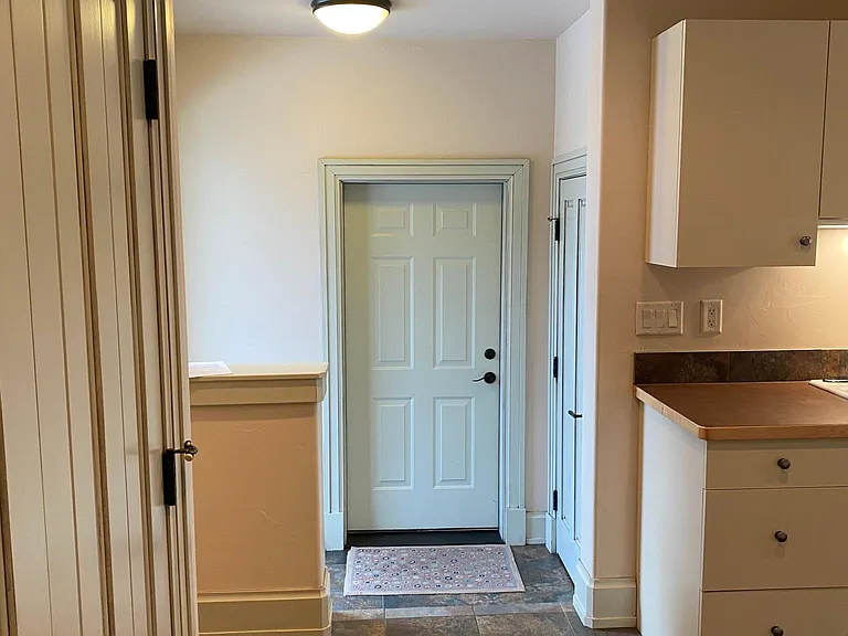 821 Broad St — Photo 21