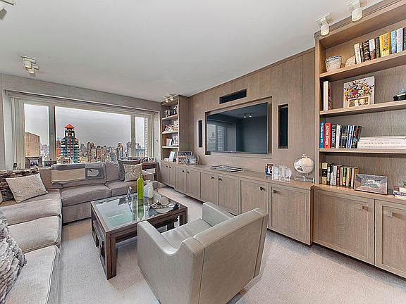 4th image of 303 E 57th St #37F