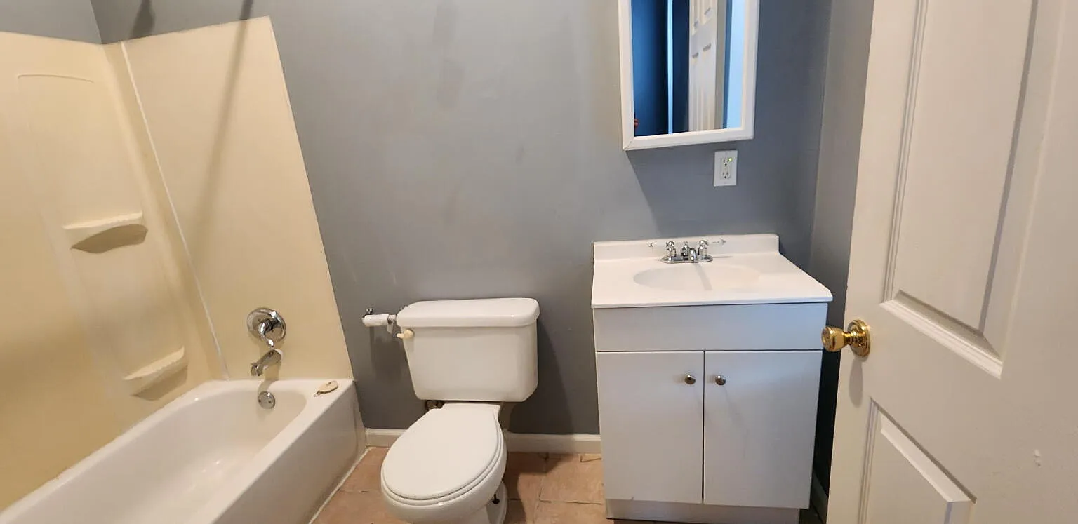 1 bed, 1.0 bath, $850 — Photo 4