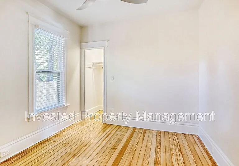 3027 N Hooker St — Photo 12