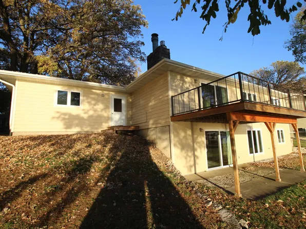 504 9th St, Spirit Lake, IA 51360