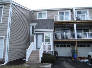 719 Robert Frost Dr, Branford, CT 06405