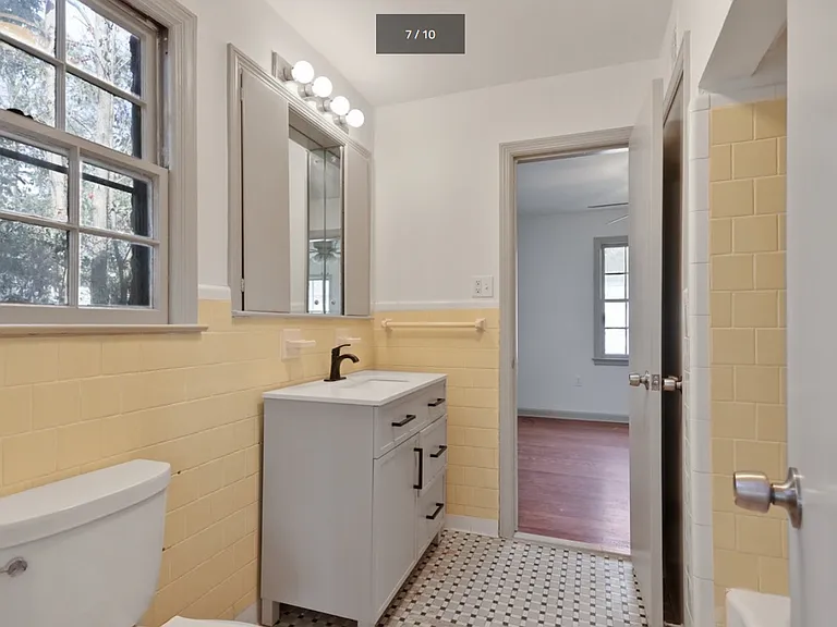 236 E 60th St #1 — Photo 7