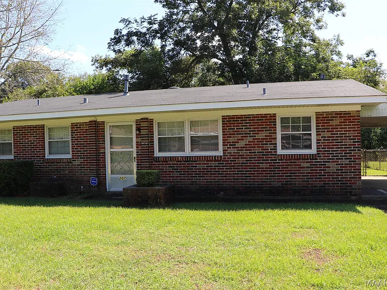 207 Destin St — Photo 1