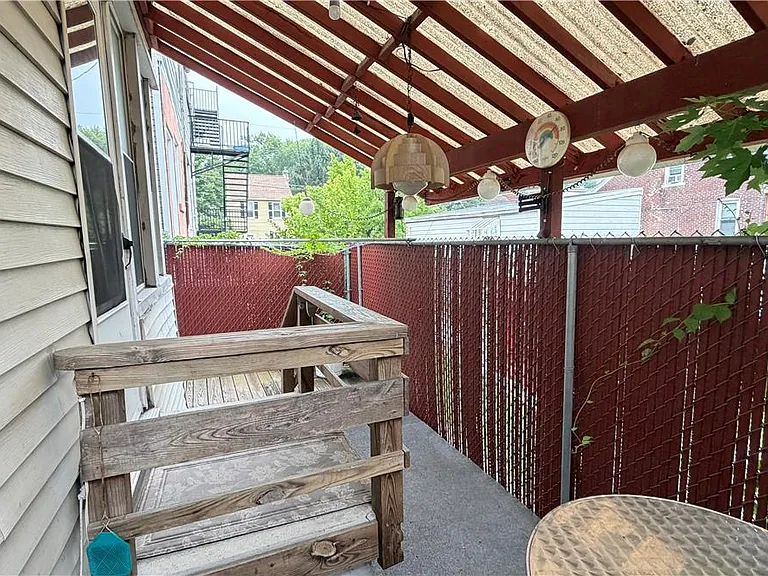 38 S Carlisle St — Photo 11