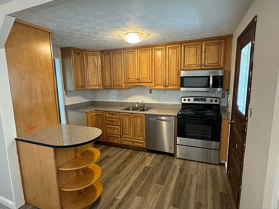 3rd image of 6310 Hampton Ct