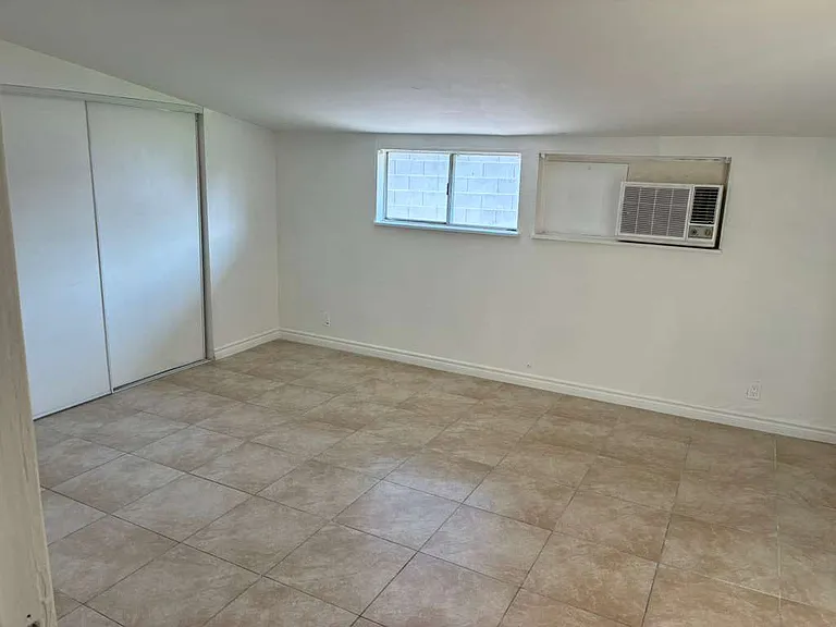 6121 Granada Cir — Photo 9