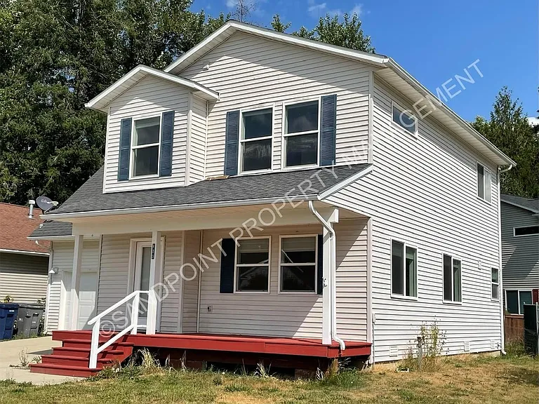 423 Louis Ln — Photo 2