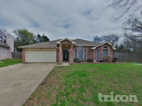 907 Ponds Ct, Cedar Hill, TX 75104