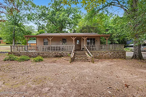 569 Mable St Photo 1