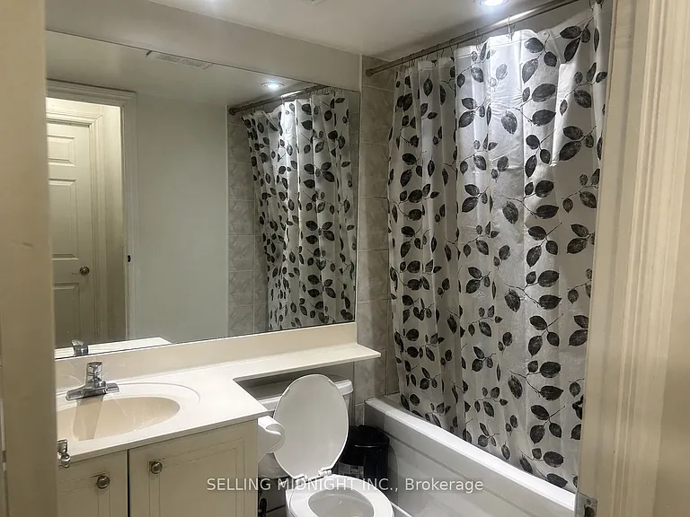 250 Wellington St W #245 — Photo 16