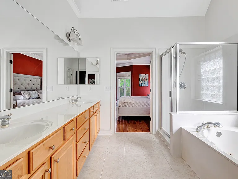 140 Lake Park Ct — Photo 38