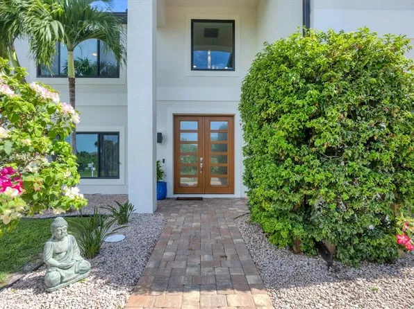 15530 AQUA CIRCLE, PORT CHARLOTTE, FL 33981