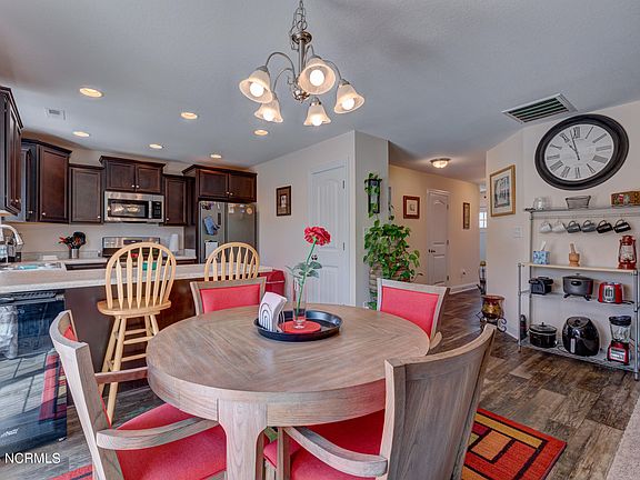 5th image of 520 Black Pearl Cir