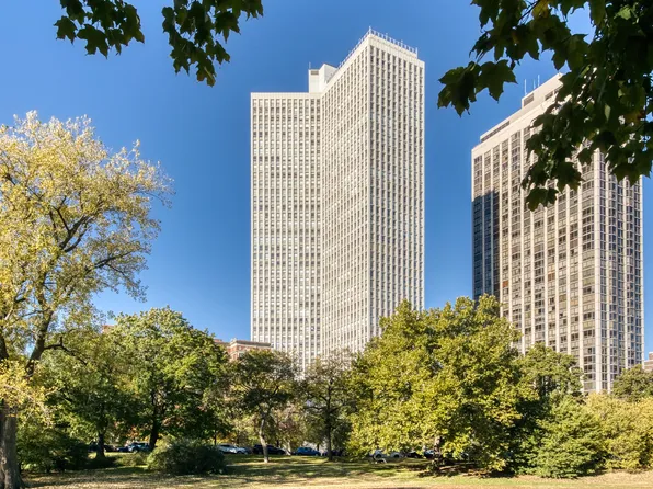 2626 N Lakeview Ave APT 1509, Chicago, IL 60614