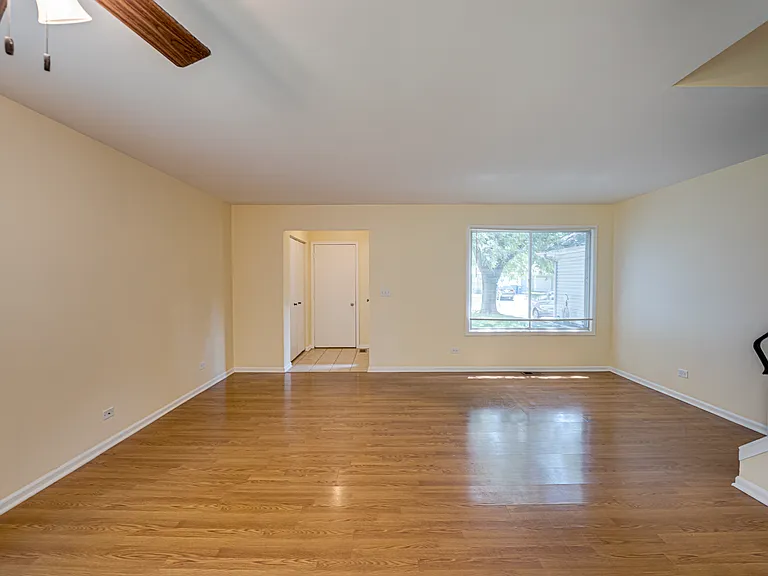 1130 Brockton Ct — Photo 5