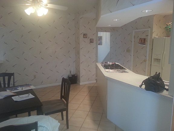 4th image of 484 De Witt Ave