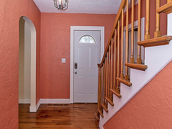 2nd image of 1030 Marigold Ave