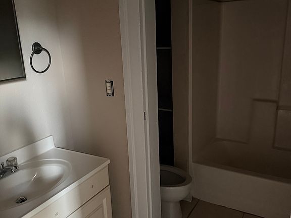 4th image of 3325 Iberville St Unit B