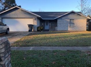 4808 Honeysuckle Ln, Shreveport, LA 71118