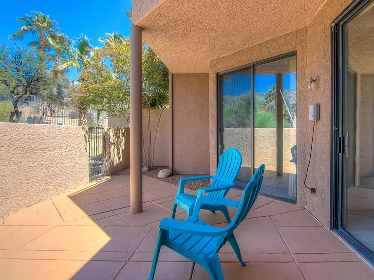 5675 N Camino Esplendora #2108 — Photo 9
