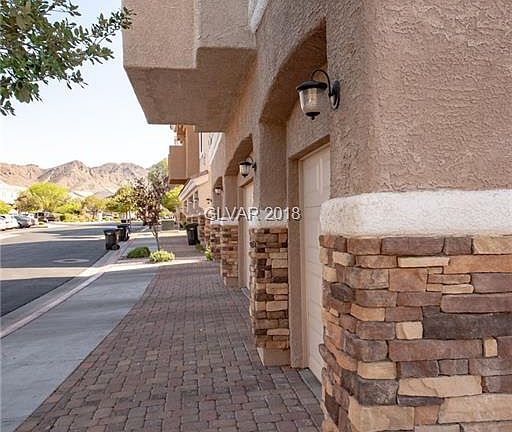 3rd image of 1073 Pleasure Ln Unit 1