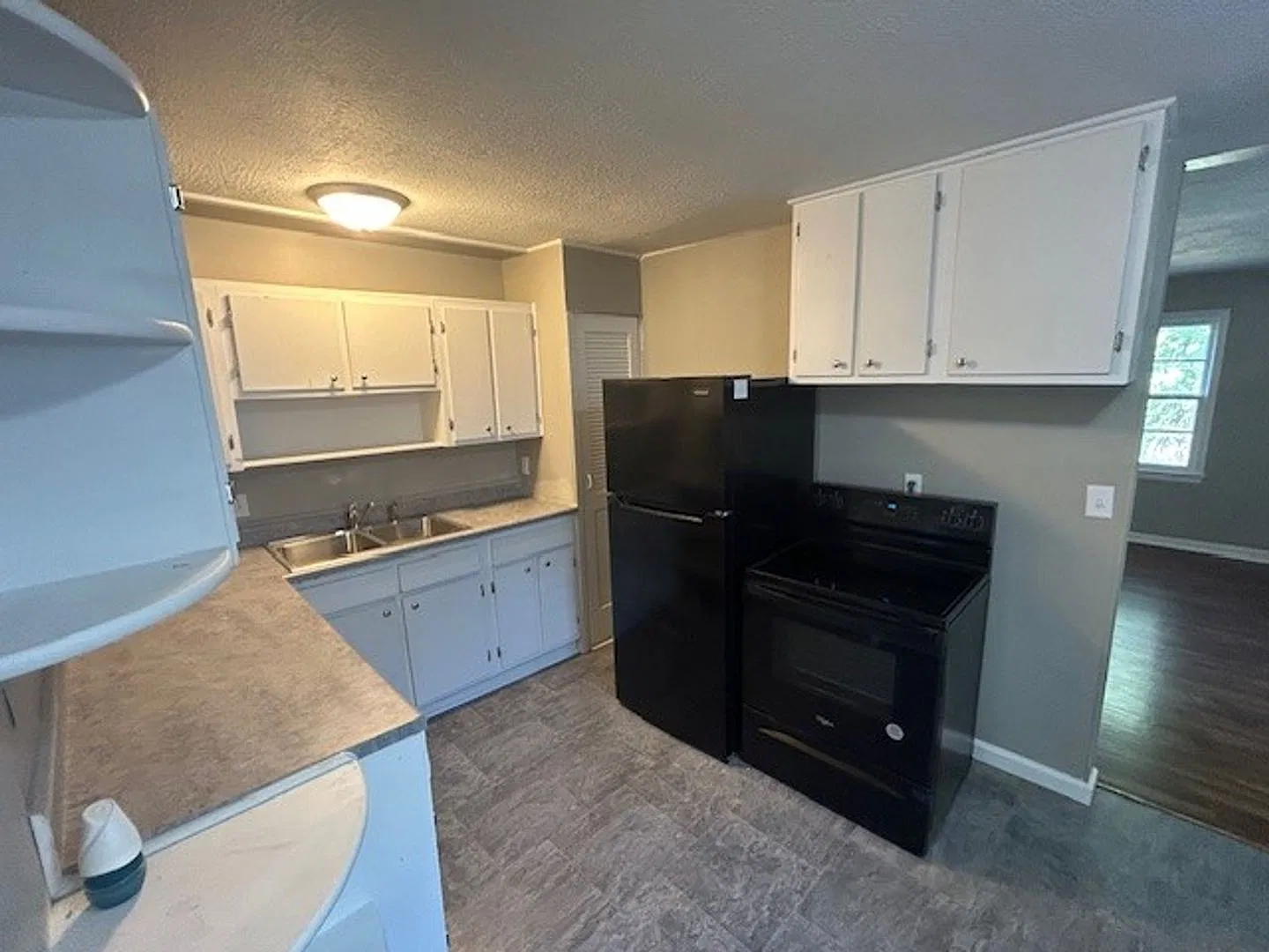 840 S Pinecrest - 3 Bedroom, 1 Bathroom Home - $995 — Photo 3