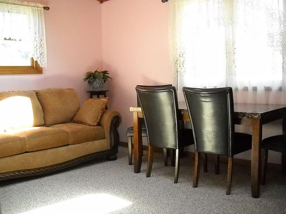 5th image of 129 S Circle Dr