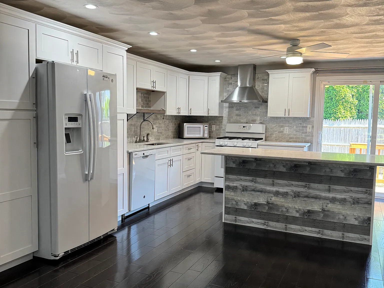 2 bed, 1.5 bath, 1760 sqft, $2,800 — Photo 3