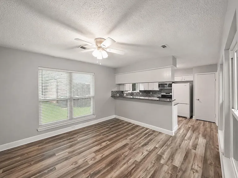 17734 Seven Pines Dr — Photo 7