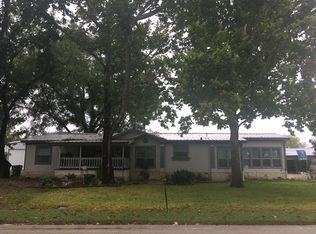 2449 River Oaks Dr, Kingsland, TX 78639