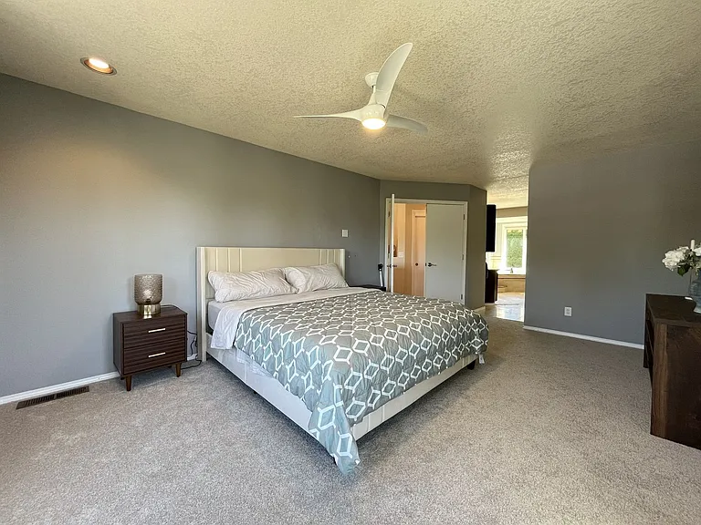 14980 SW Chardonnay Ave — Photo 37