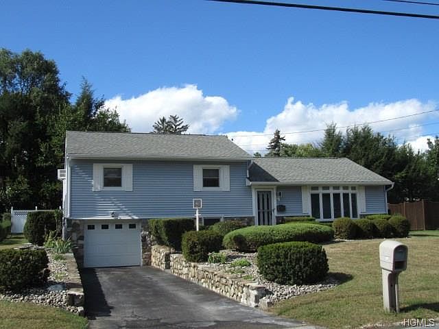 1st image of 69 Hudson Dr