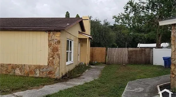 3 bed, 1116 sqft, $2,200 — Photo 2