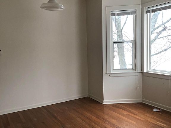 3rd image of 4447 N Keokuk Ave #2