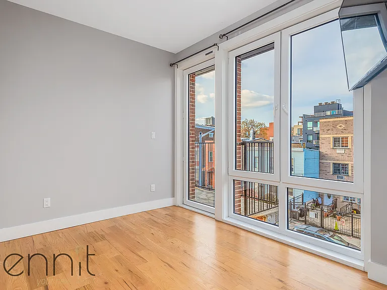 100 Suydam St #3L — Photo 10