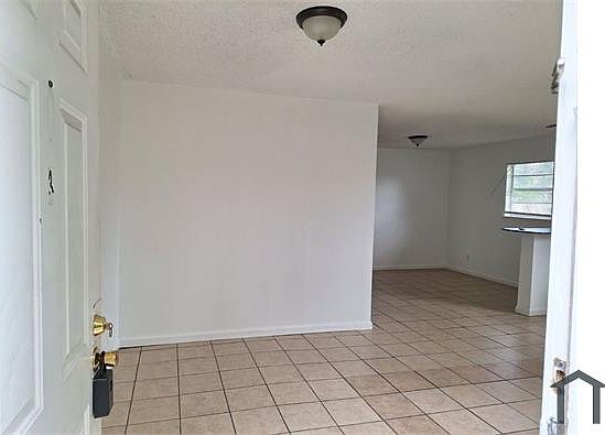 3rd image of 2701 Nemec St #3