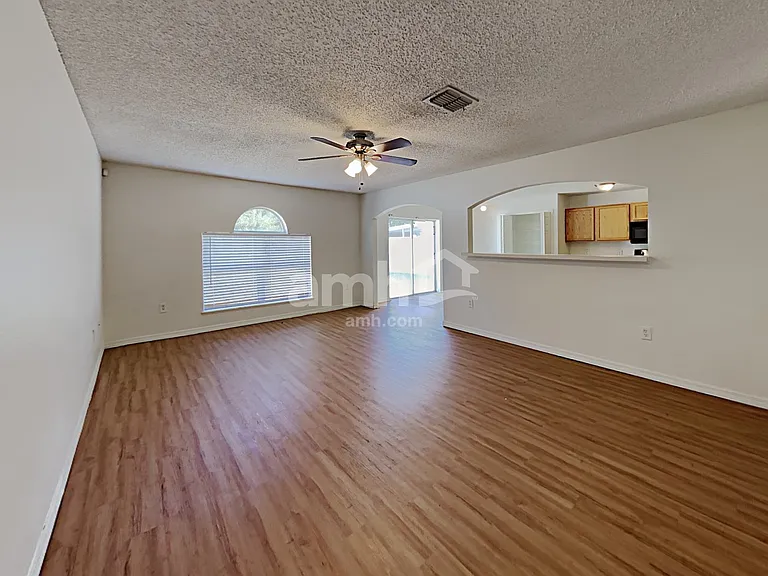 10421 Opus Dr — Photo 3