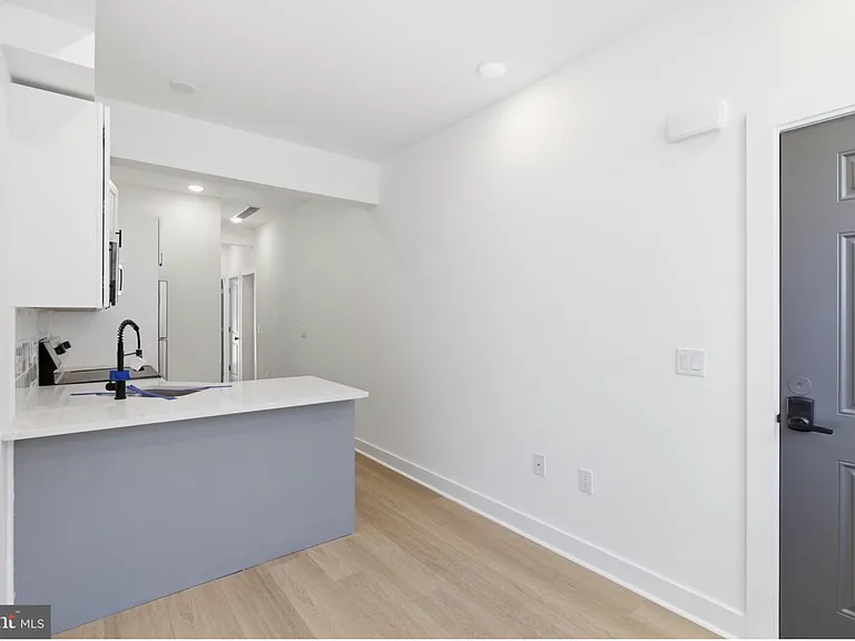 2123 N 9th St #1 — Photo 3