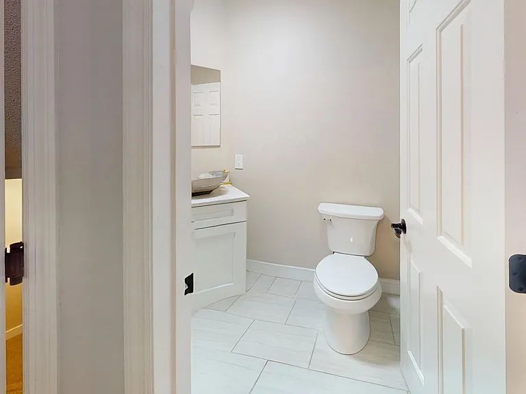 8 Knollwood Ct #8 — Photo 13