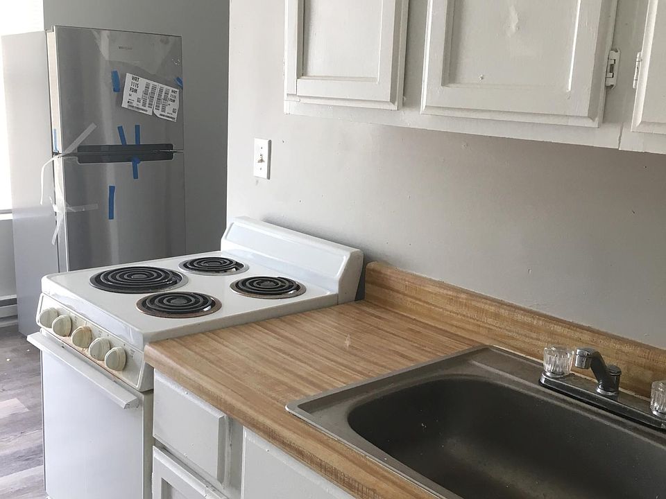 2nd image of 788 Smith St