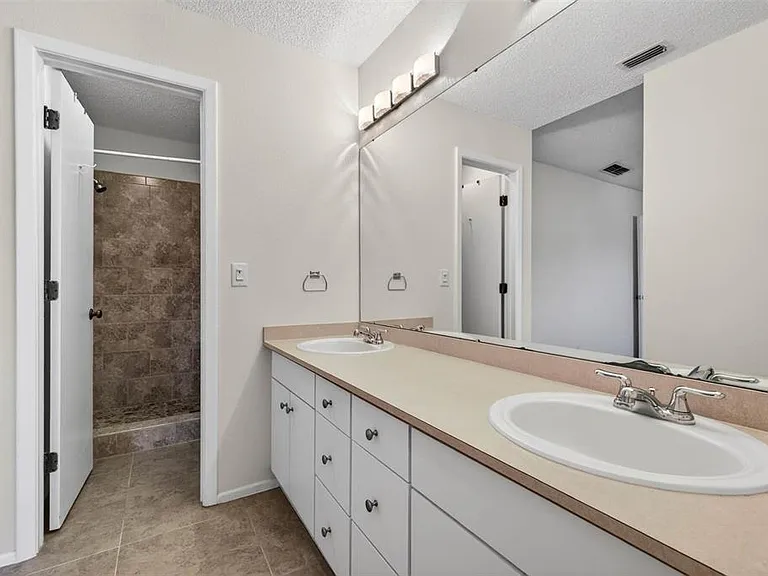 4843 Napoli Ct NE — Photo 18
