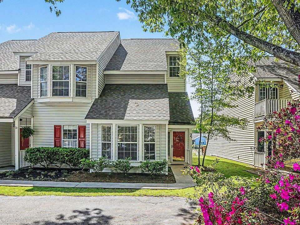1st image of 7 Town Park Ln #D