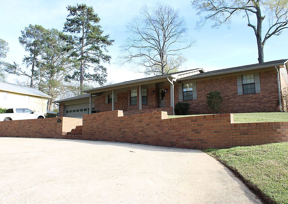 1st image of 2005 Ridgewood Dr