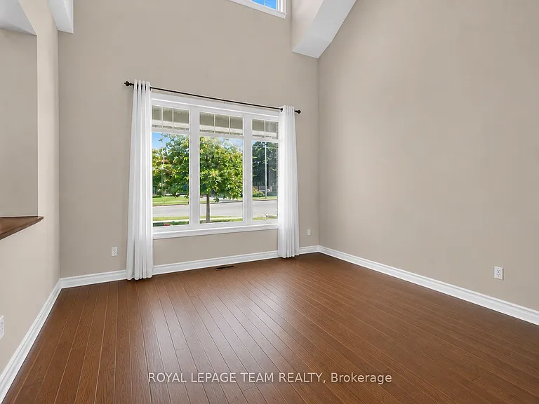 314 W Ridge Dr — Photo 8