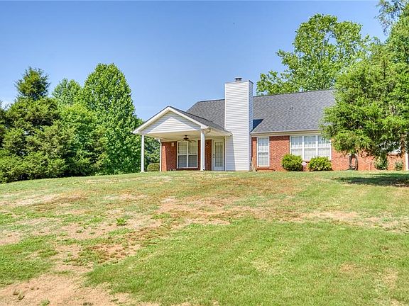4th image of 165 Meadowcreek Dr